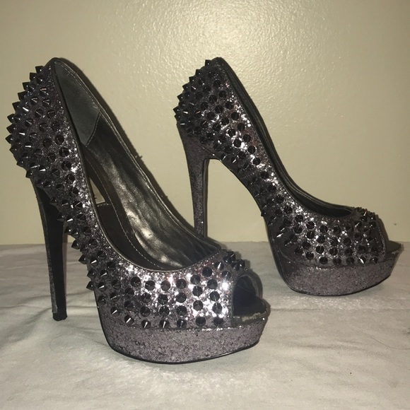 Steve Madden Sz 6 “Awwsome” Platform Spiked Heels - Picture 2 of 6
